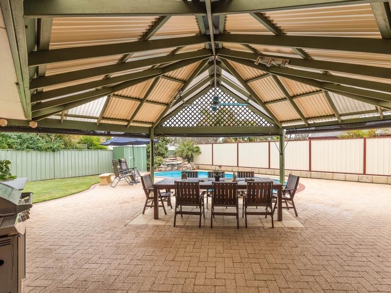 12 Lyonia Court, Forrestfield WA 6058