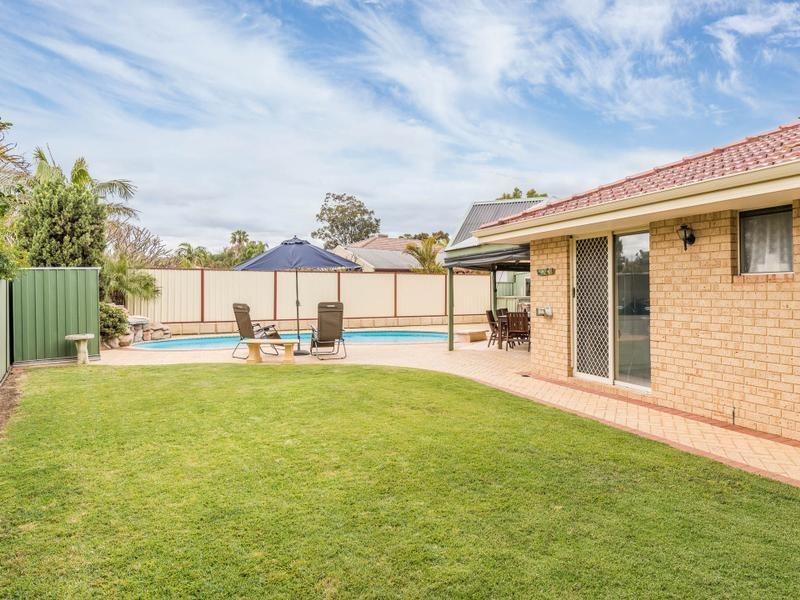 12 Lyonia Court, Forrestfield WA 6058
