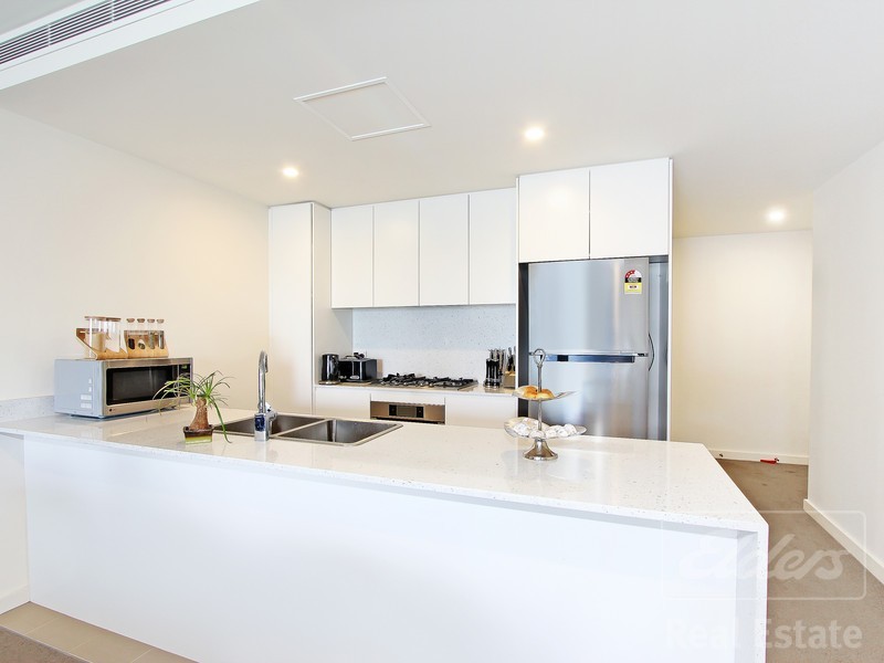 B404/2 Rowe Drive, Potts Hill NSW 2143