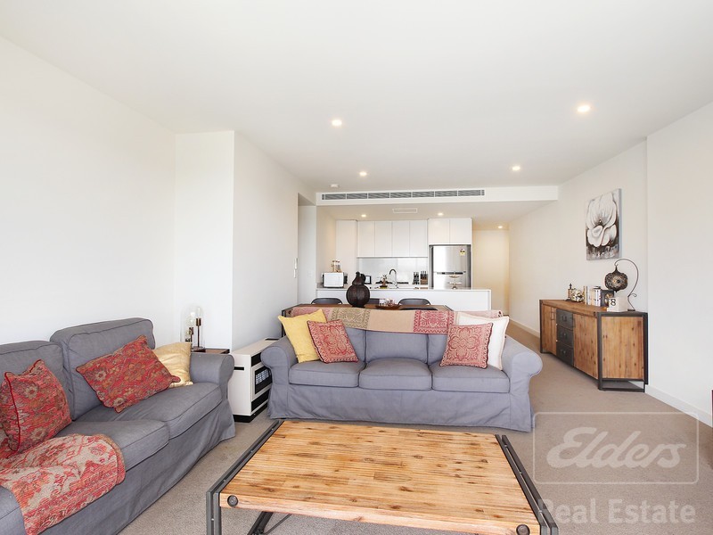 B404/2 Rowe Drive, Potts Hill NSW 2143