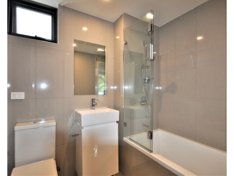 D207/17 Hanna St, Potts Hill NSW 2143