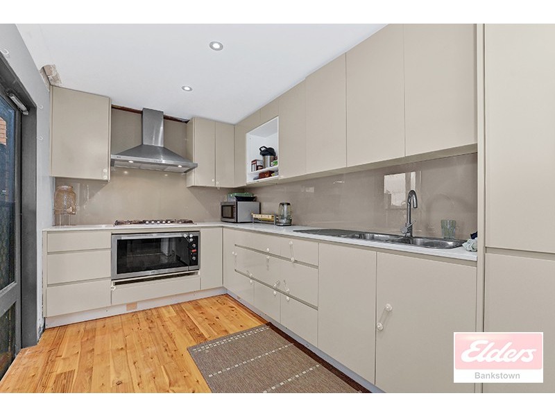 43 Wendy Avenue, Georges Hall NSW 2198