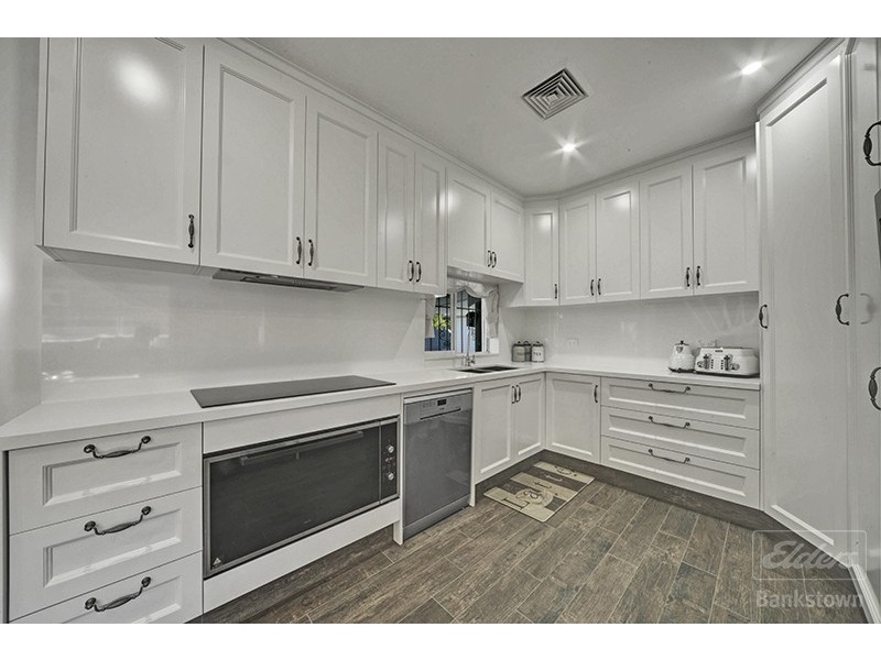 6 Glyn Avenue, Picnic Point NSW 2213