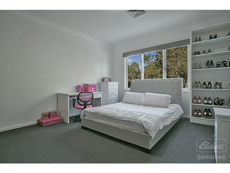 6 Glyn Avenue, Picnic Point NSW 2213