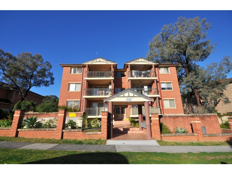 12/13-15 Cairds Avenue, Bankstown NSW 2200
