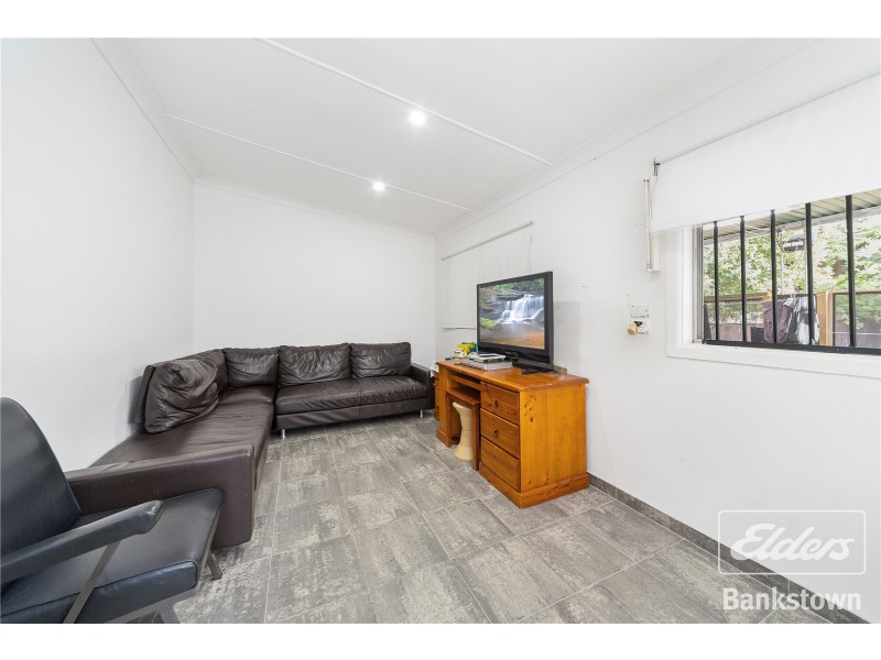 47 Waterside Crescent, Carramar NSW 2163