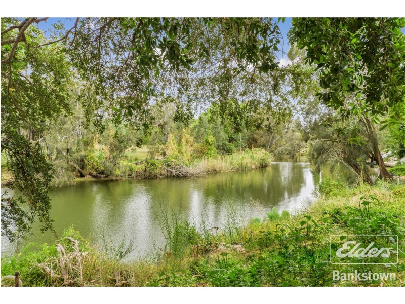 47 Waterside Crescent, Carramar NSW 2163