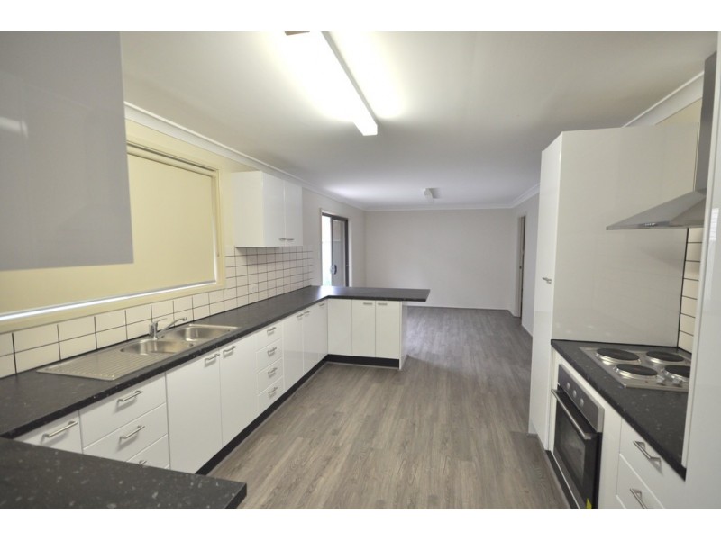 8 Wilde Street, Carramar NSW 2163