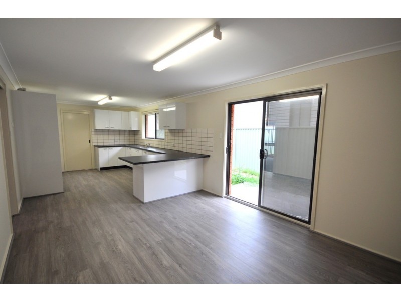 8 Wilde Street, Carramar NSW 2163