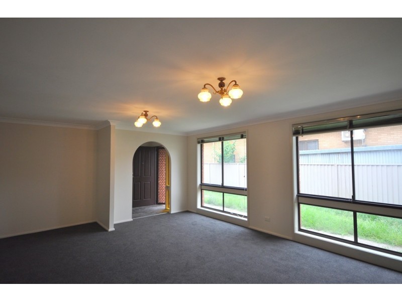 8 Wilde Street, Carramar NSW 2163