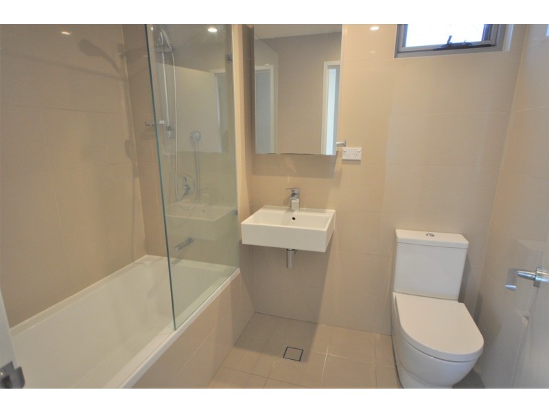 C404/2 Rowe Drive, Potts Hill NSW 2143