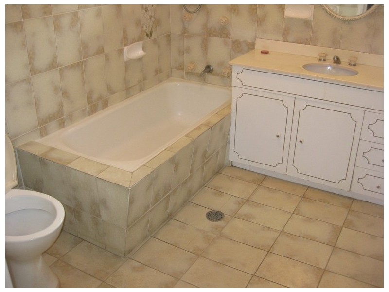 1 Suva Crescent, Greenacre NSW 2190