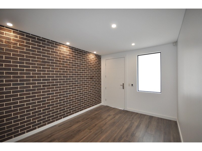 2/18 Fifth Avenue, Condell Park NSW 2200