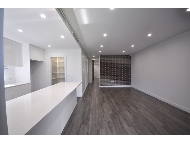 2/18 Fifth Avenue, Condell Park NSW 2200