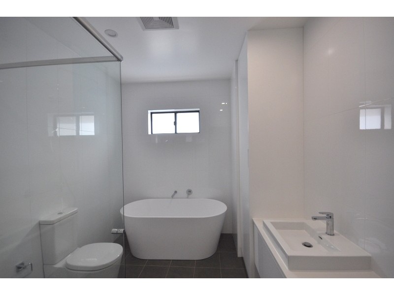 2/18 Fifth Avenue, Condell Park NSW 2200