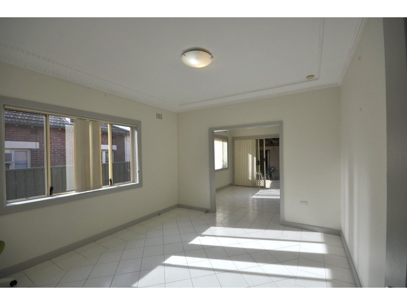 8 Lyon Avenue, Punchbowl NSW 2196