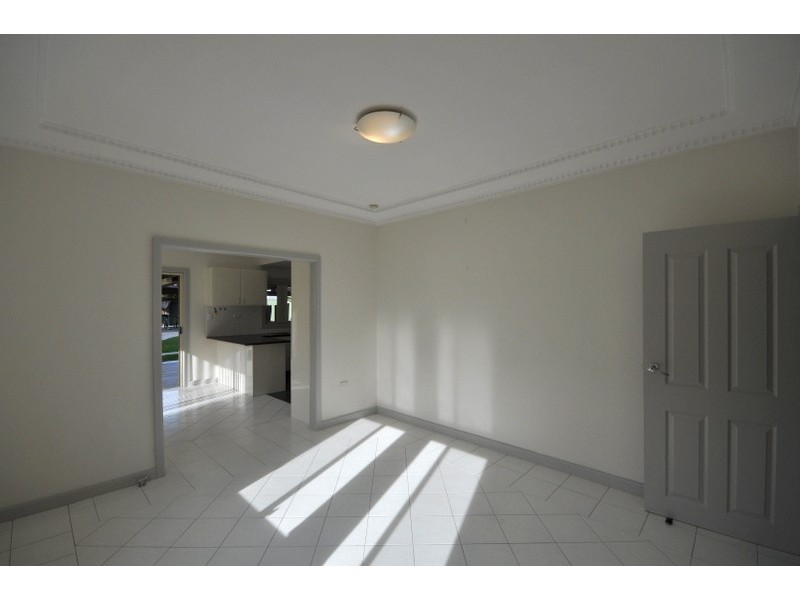 8 Lyon Avenue, Punchbowl NSW 2196