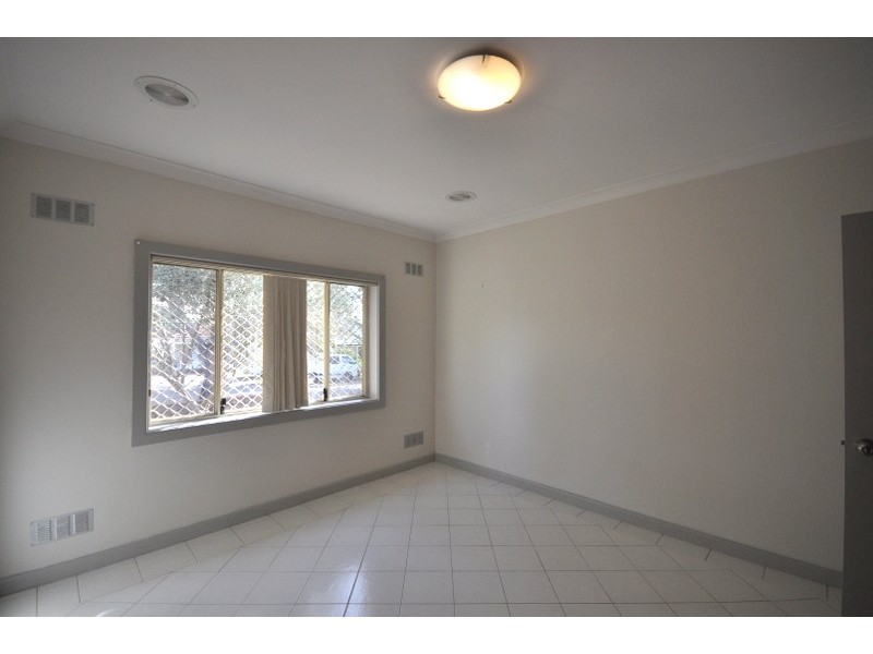 8 Lyon Avenue, Punchbowl NSW 2196