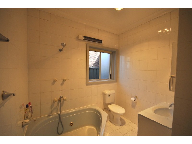 8 Lyon Avenue, Punchbowl NSW 2196