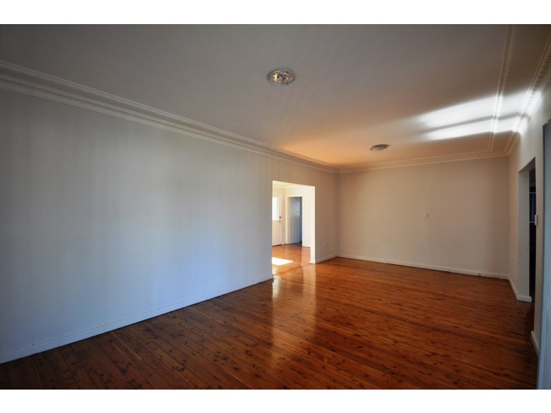 10 Winifred Street, Condell Park NSW 2200