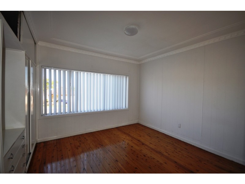 10 Winifred Street, Condell Park NSW 2200