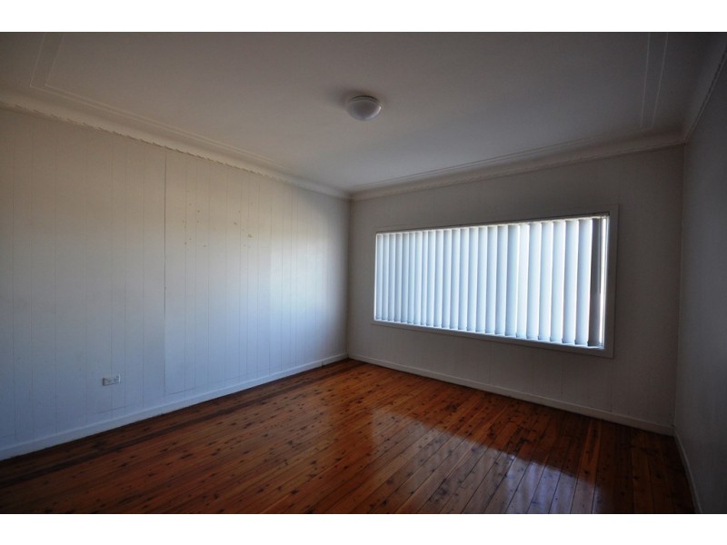 10 Winifred Street, Condell Park NSW 2200