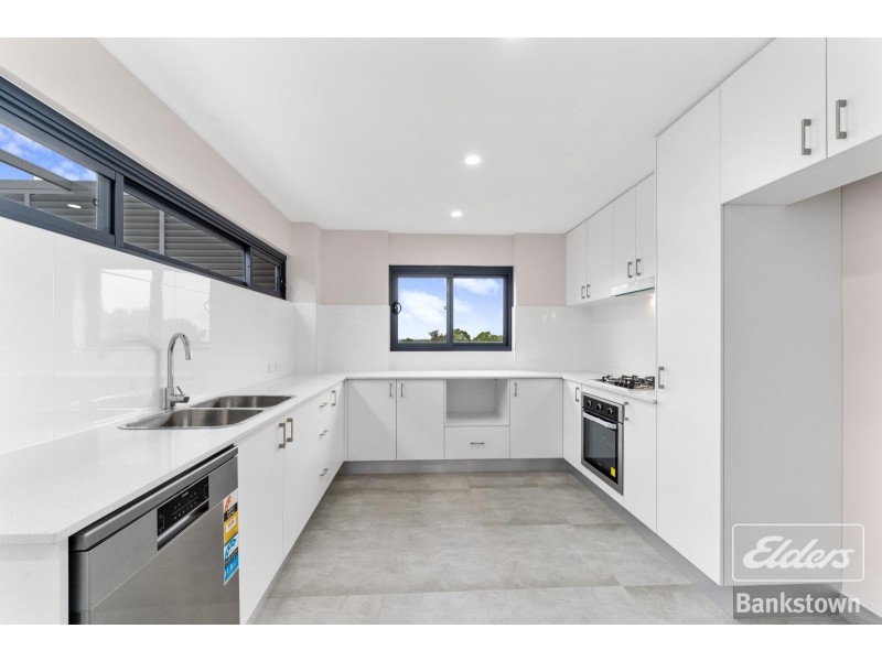 7/93 Nuwarra Road, Moorebank NSW 2170