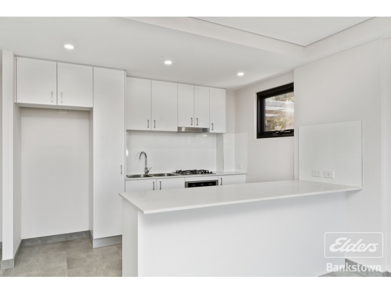 2/93 Nuwarra Road, Moorebank NSW 2170