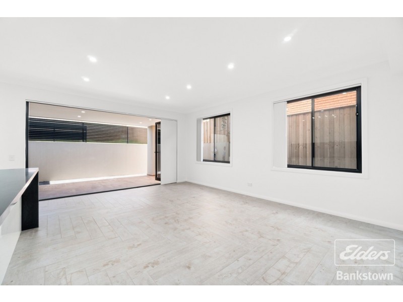 6 Wendy Avenue, Georges Hall NSW 2198