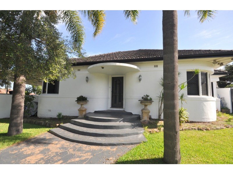 11 Carrisbrook Avenue, Punchbowl NSW 2196