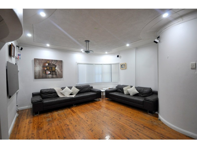 11 Carrisbrook Avenue, Punchbowl NSW 2196