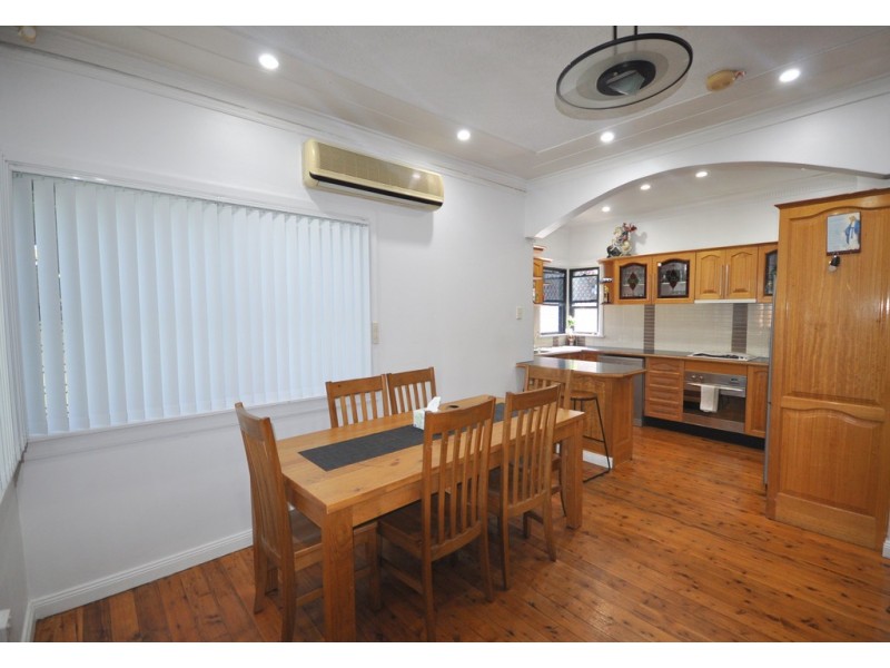 11 Carrisbrook Avenue, Punchbowl NSW 2196