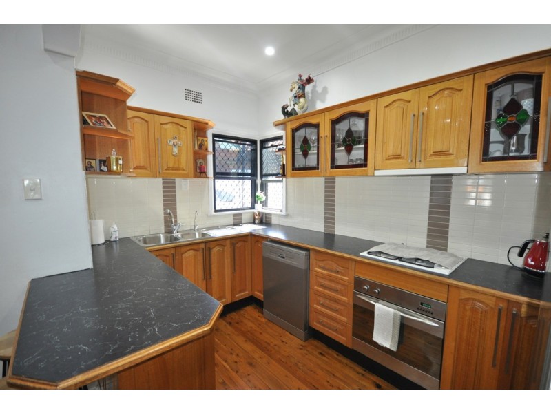 11 Carrisbrook Avenue, Punchbowl NSW 2196