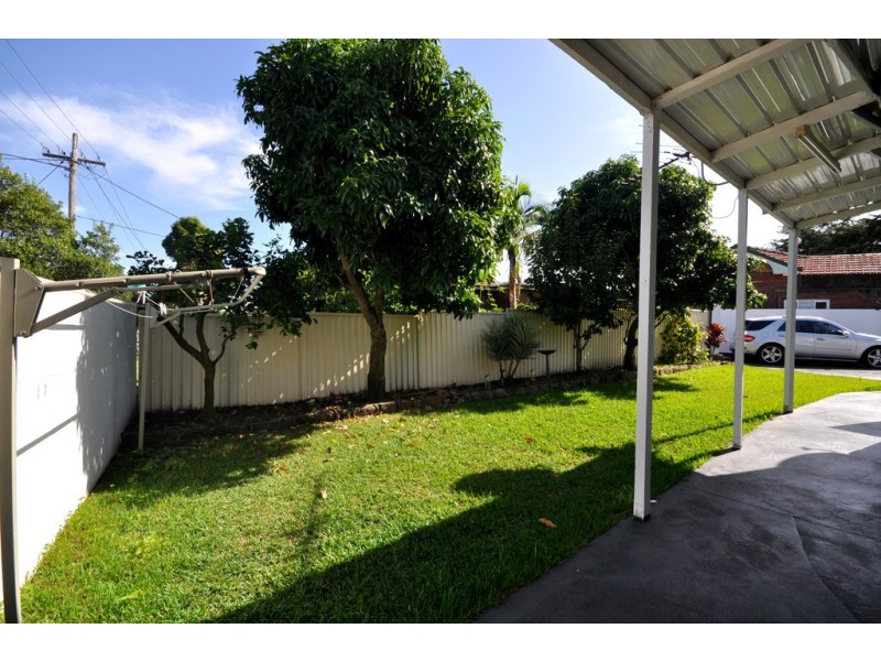 11 Carrisbrook Avenue, Punchbowl NSW 2196