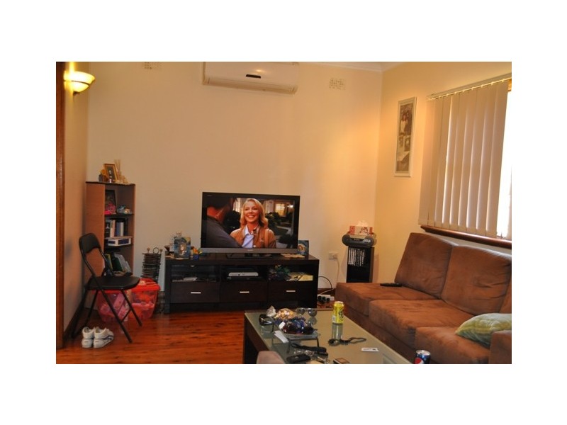 21  Endeavour Road, Georges Hall NSW 2198