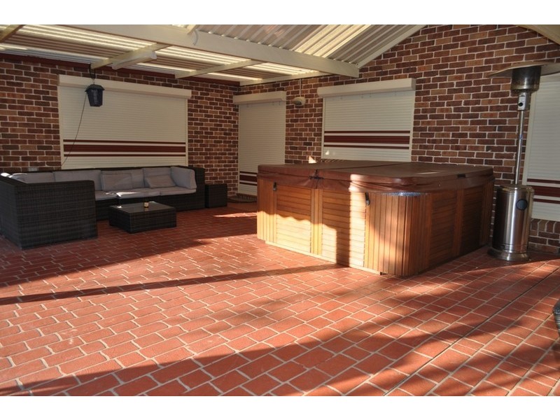 7 Larien Crescent, Birrong NSW 2143