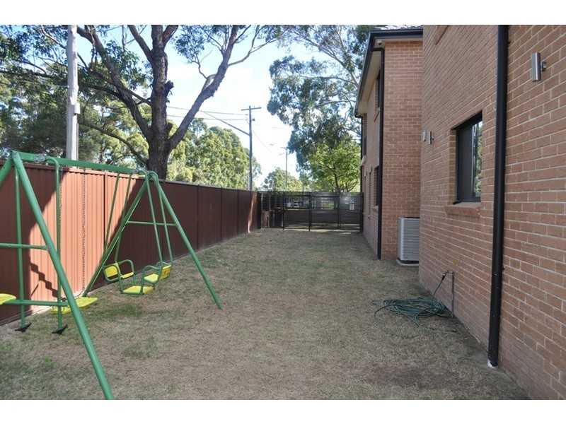 8 Ingram Avenue, Milperra NSW 2214