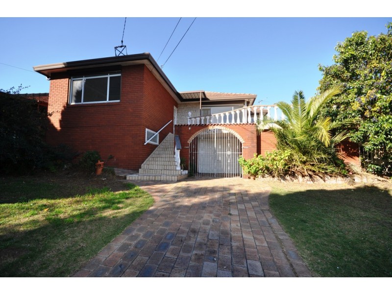 1 Suva Crescent, Greenacre NSW 2190