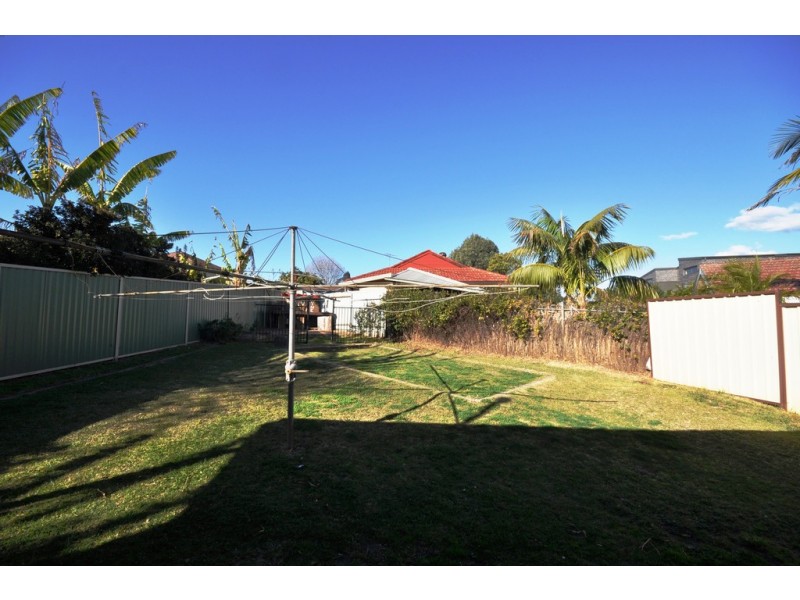 1 Suva Crescent, Greenacre NSW 2190