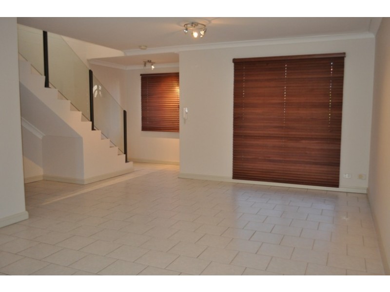 3/81  Bellevue Avenue, Georges Hall NSW 2198