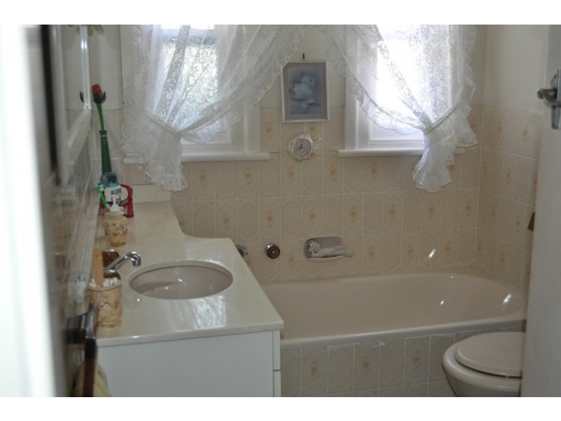 101 Highview Avenue, Greenacre NSW 2190