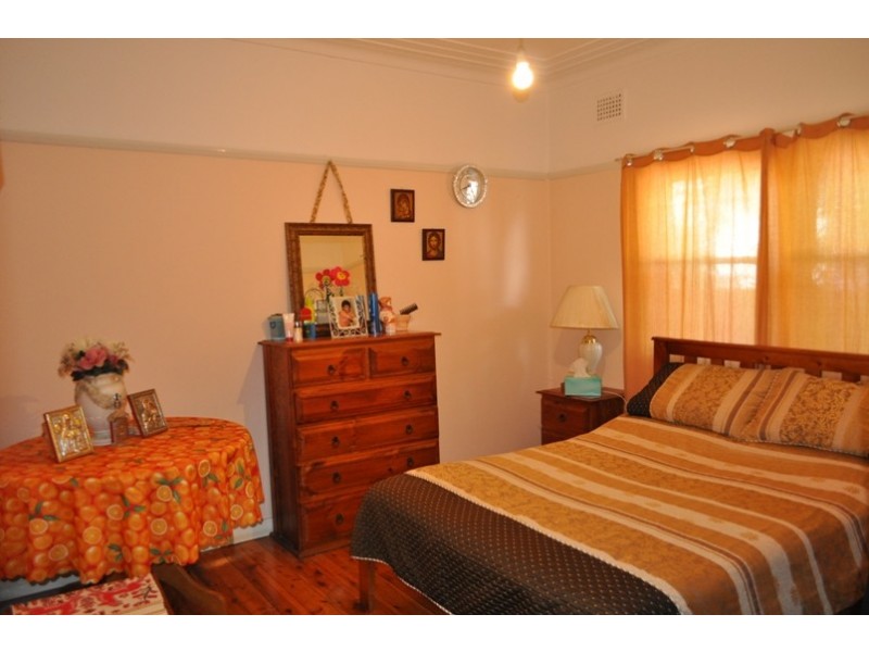 101 Highview Avenue, Greenacre NSW 2190