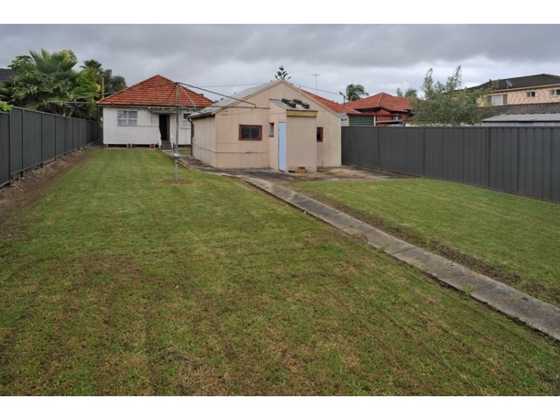 19 Tennyson Road, Greenacre NSW 2190