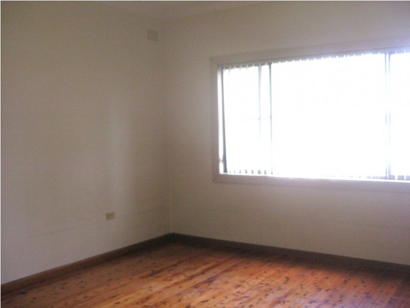 4 Mons Street, Condell Park NSW 2200