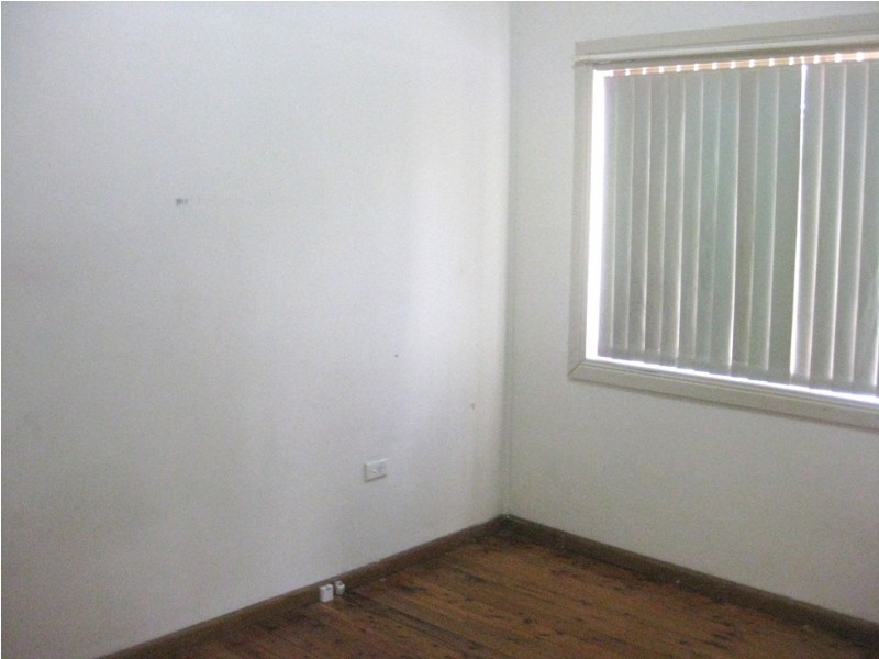 4 Mons Street, Condell Park NSW 2200