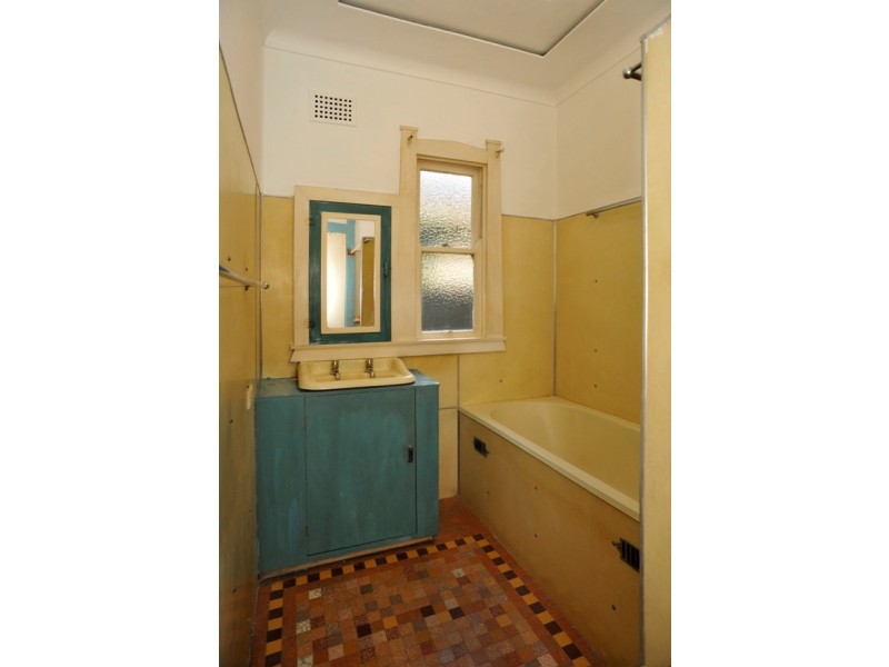 19 Tennyson Road, Greenacre NSW 2190