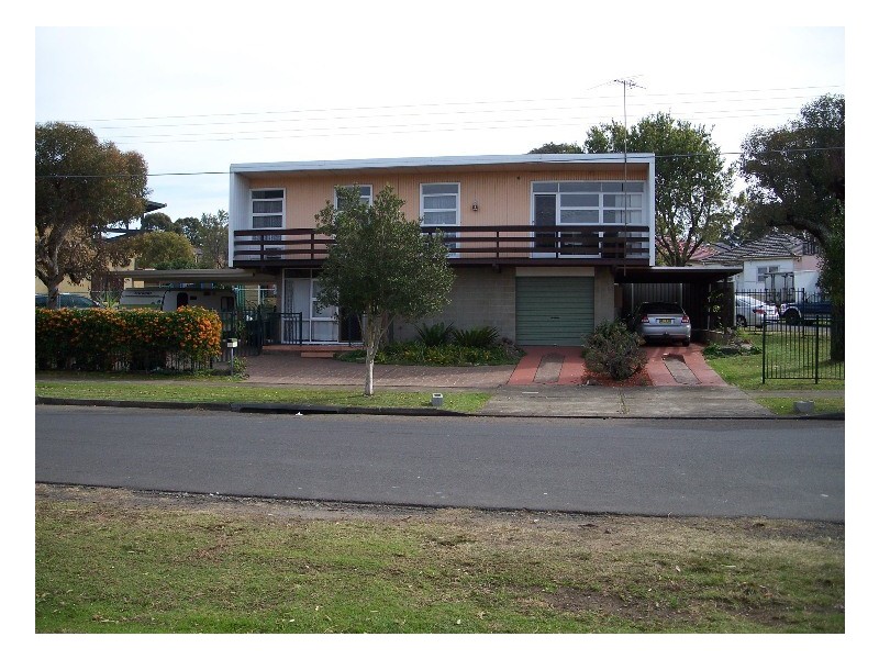 8 Koala Road, Greenacre NSW 2190