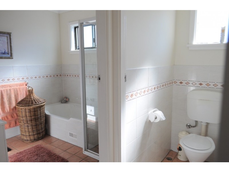 8 Koala Road, Greenacre NSW 2190