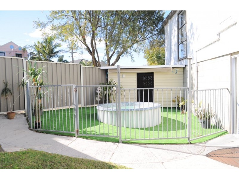 8 Koala Road, Greenacre NSW 2190