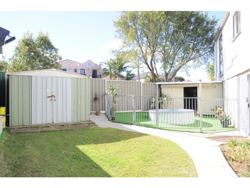 8 Koala Road, Greenacre NSW 2190